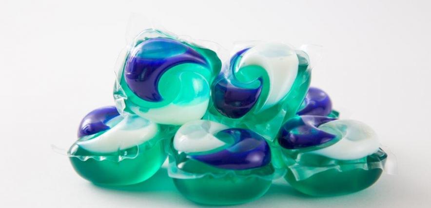 are laundry pods safe? safety advice about young children/toddlers and laundry pods
