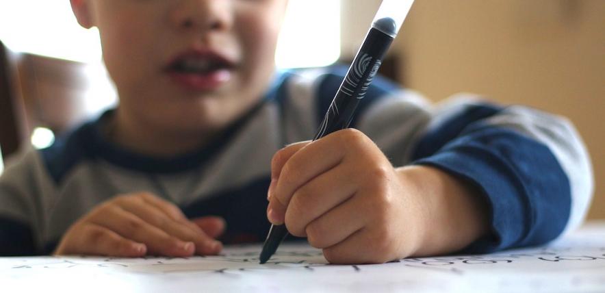 how to teach left handed child to tie shoes